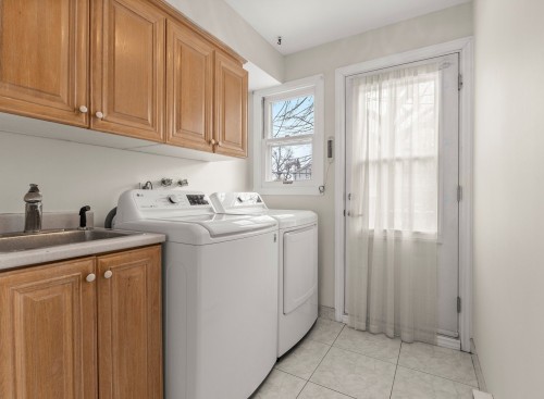 Salle de lavage - 391 Berkeley Circle, Dorval, QC - Indoor Photo Showing Laundry Room