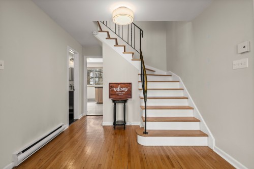 Hall d'entrée/Vestibule - 391 Berkeley Circle, Dorval, QC - Indoor Photo Showing Other Room