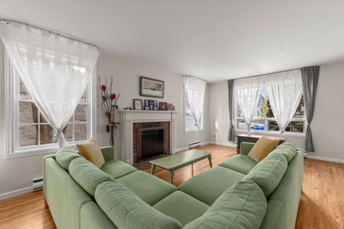 Salon - 391 Berkeley Circle, Dorval, QC - Indoor Photo Showing Living Room With Fireplace