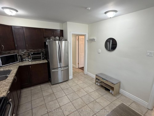 69 Glenmount Avenue, Hamilton, ON - Indoor Photo Showing Kitchen