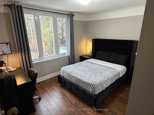 69 Glenmount Avenue, Hamilton, ON - Indoor Photo Showing Bedroom