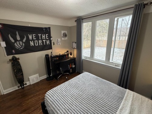 69 Glenmount Avenue, Hamilton, ON - Indoor Photo Showing Bedroom