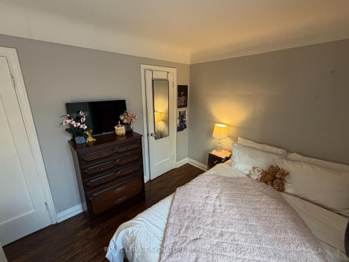 69 Glenmount Avenue, Hamilton, ON - Indoor Photo Showing Bedroom
