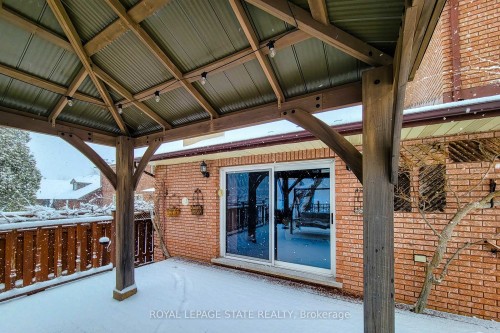 52 Elena Court, Hamilton, ON - Outdoor With Exterior