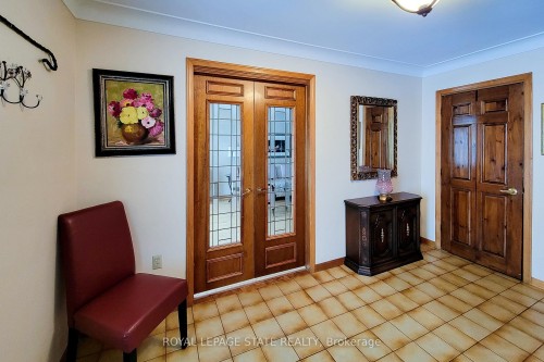 52 Elena Court, Hamilton, ON - Indoor Photo Showing Other Room