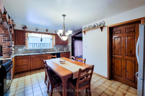 52 Elena Court, Hamilton, ON - Indoor