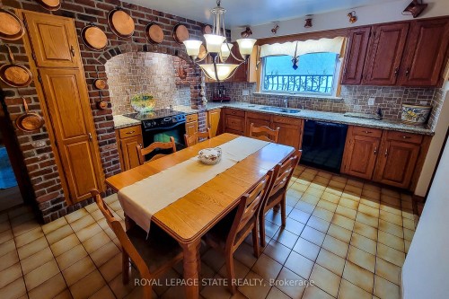 52 Elena Court, Hamilton, ON - Indoor