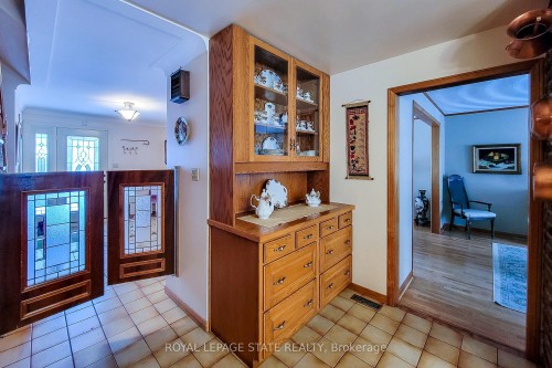 52 Elena Court, Hamilton, ON - Indoor Photo Showing Other Room