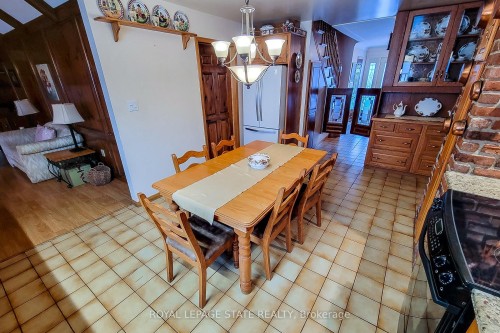 52 Elena Court, Hamilton, ON - Indoor Photo Showing Dining Room
