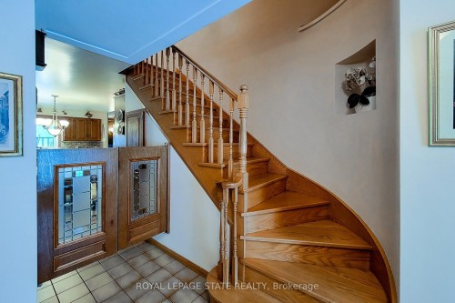 52 Elena Court, Hamilton, ON - Indoor Photo Showing Other Room