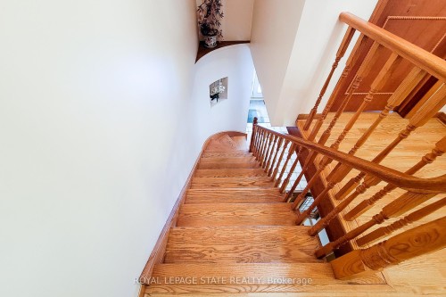 52 Elena Court, Hamilton, ON - Indoor Photo Showing Other Room