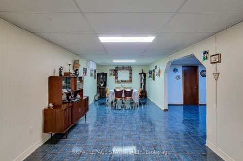 52 Elena Court, Hamilton, ON - Indoor Photo Showing Other Room