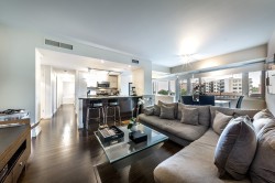 60-4850 Ch. de la Côte-St-Luc  Montréal (Côte-Des-Neiges/Notre-Dame-De-Grâce), QC H3W 2H2