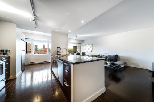 Cuisine - 60-4850 Ch. De La Côte-St-Luc, Montréal (Côte-Des-Neiges/Notre-Dame-De-Grâce), QC - Indoor Photo Showing Kitchen