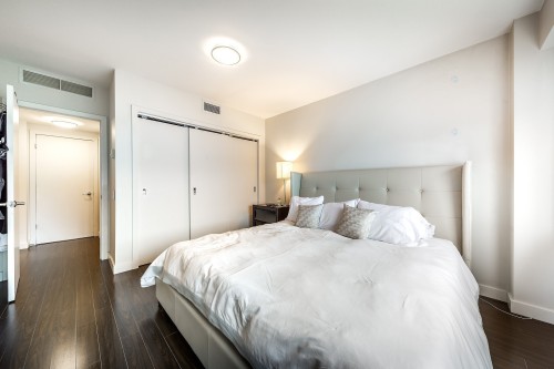 Chambre à coucher principale - 60-4850 Ch. De La Côte-St-Luc, Montréal (Côte-Des-Neiges/Notre-Dame-De-Grâce), QC - Indoor Photo Showing Bedroom