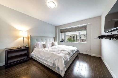 Chambre à coucher principale - 60-4850 Ch. De La Côte-St-Luc, Montréal (Côte-Des-Neiges/Notre-Dame-De-Grâce), QC - Indoor Photo Showing Bedroom