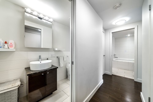 Salle de bains - 60-4850 Ch. De La Côte-St-Luc, Montréal (Côte-Des-Neiges/Notre-Dame-De-Grâce), QC - Indoor Photo Showing Bathroom