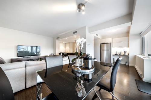 Salle à manger - 60-4850 Ch. De La Côte-St-Luc, Montréal (Côte-Des-Neiges/Notre-Dame-De-Grâce), QC - Indoor Photo Showing Dining Room