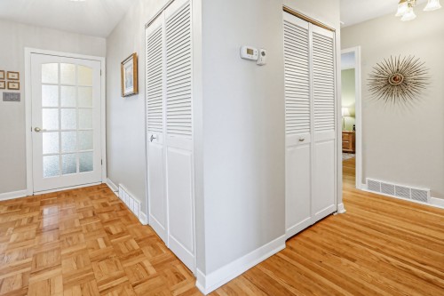Hall d'entrée/Vestibule - 759 Av. Devonshire, Laval (Chomedey), QC - Indoor Photo Showing Other Room