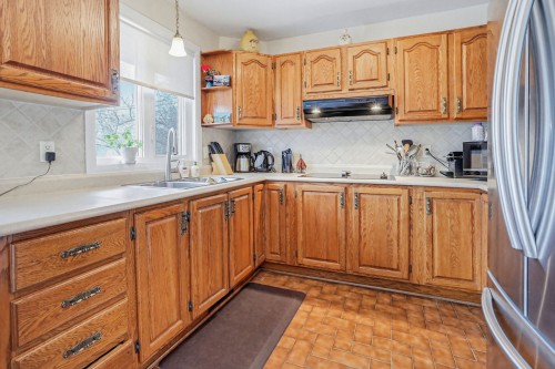Cuisine - 759 Av. Devonshire, Laval (Chomedey), QC - Indoor Photo Showing Kitchen With Double Sink