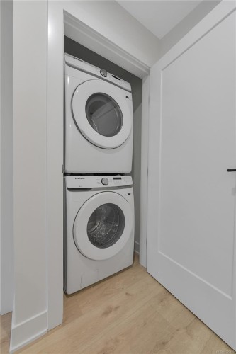 405-1114 Samar Cres, Langford, BC - Indoor Photo Showing Laundry Room