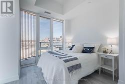 422 - 220 MISSINNIHE WAY  Mississauga, ON L5H 0A9