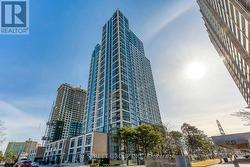 2915 - 9 MABELLE AVENUE  Toronto, ON M9A 4X7