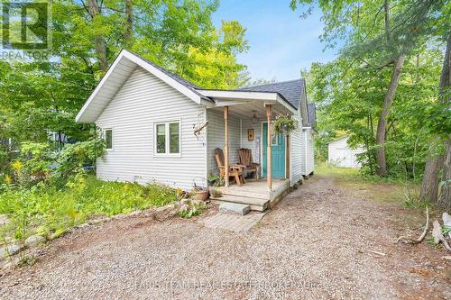 728 HASTINGS AVENUE  Innisfil, ON L9S 1Z3