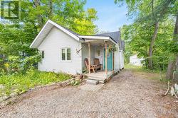 728 HASTINGS AVENUE Innisfil, ON L9S 1Z3