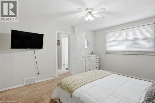 914 Mohawk Road E Unit# 7, Hamilton, ON - Indoor Photo Showing Bedroom