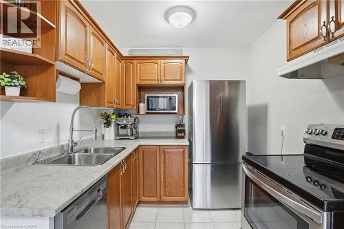 914 Mohawk Road E Unit# 7, Hamilton, ON - Indoor Photo Showing Kitchen With Double Sink