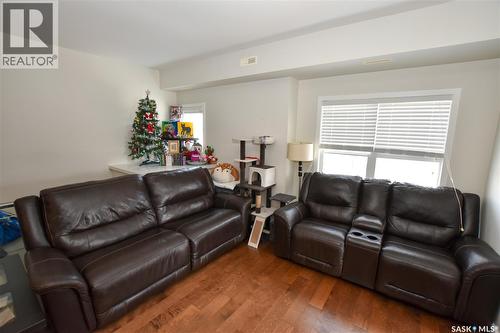 204 2315 Mcclocklin Road, Saskatoon, SK - Indoor Photo Showing Living Room
