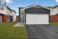 2092 LEGRAND CRESCENT  Ottawa, ON K1E 3T6