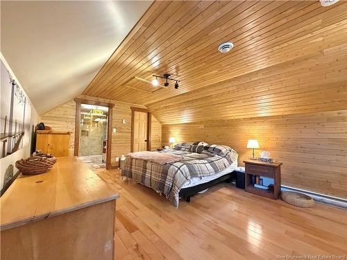 1990 Middle River Dr, Bathurst, NB 