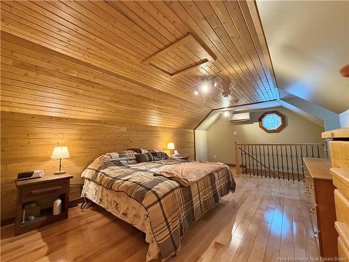 1990 Middle River Dr, Bathurst, NB 