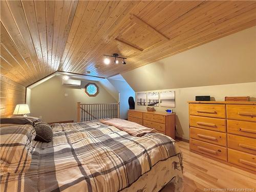 1990 Middle River Dr, Bathurst, NB 