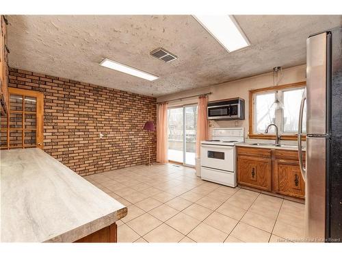 17 Macbeath Ave, Moncton, NB 