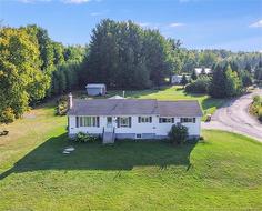 5 Holmes RD Grand Lake, NB E4B 1H8