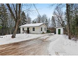 27 Garden Grove ST  Fredericton, NB E3B 7G8