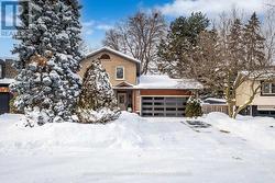 946 NORA DRIVE  Burlington, ON L7T 3E8