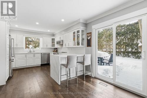 946 Nora Drive, Burlington, ON - Indoor Photo Showing Kitchen