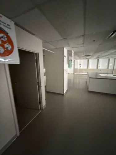 Office - 701-440 Boul. De Maisonneuve O., Montréal (Ville-Marie), QC - Indoor Photo Showing Other Room