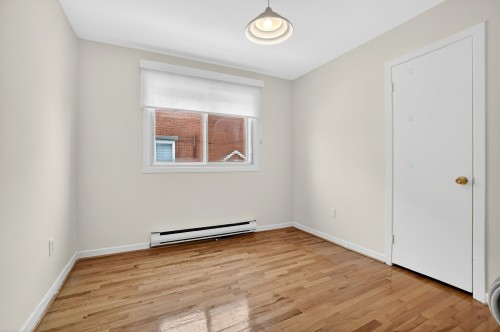 Chambre à coucher - 980 100E Avenue, Laval (Chomedey), QC - Indoor Photo Showing Other Room