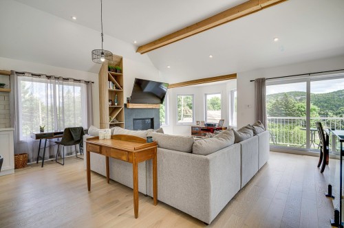 Salon - 511 Rue Principale, Saint-Sauveur, QC - Indoor Photo Showing Living Room With Fireplace
