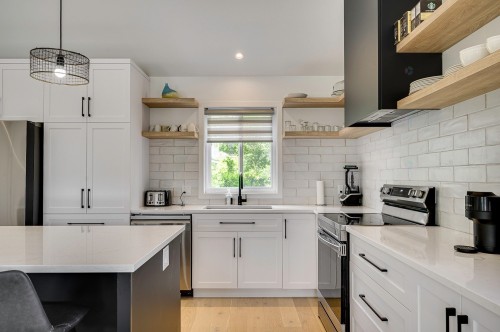 Cuisine - 511 Rue Principale, Saint-Sauveur, QC - Indoor Photo Showing Kitchen With Upgraded Kitchen