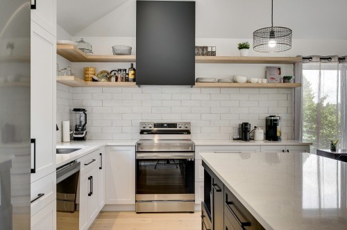 Cuisine - 511 Rue Principale, Saint-Sauveur, QC - Indoor Photo Showing Kitchen With Upgraded Kitchen