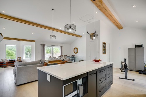 Cuisine - 511 Rue Principale, Saint-Sauveur, QC - Indoor