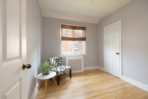 Chambre à coucher - 19 Av. De L'Église, Pointe-Claire, QC - Indoor Photo Showing Other Room