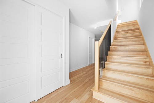 Hall d'entrée/Vestibule - 703Z Ch. Des Conifères, Piedmont, QC - Indoor Photo Showing Other Room