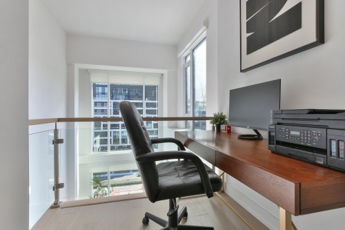 Bureau - 714-700 Rue Des Éclaircies, Brossard, QC - Indoor Photo Showing Office